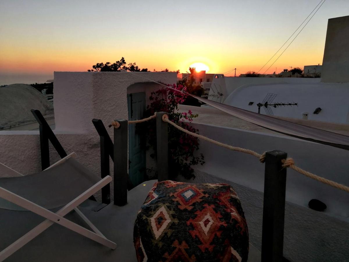 Santorinian Lava House Villa Pýrgos Exterior foto
